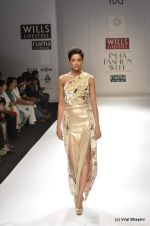 Model walk the ramp for Sakshee Pradhan Show at Wills Lifestyle India Fashion Week 2012 day 2 on 7th Oct 2012 (40).JPG